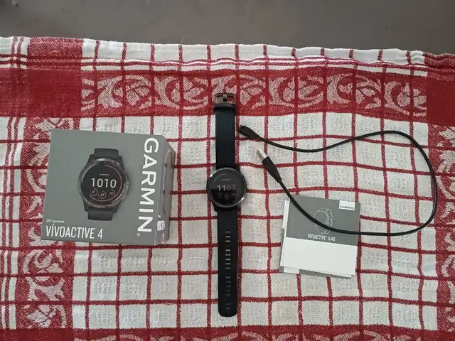 Garmin Vivoactive 4 Smartwatch Good Condition With Box & Charger, Larnaca — Troulloi
