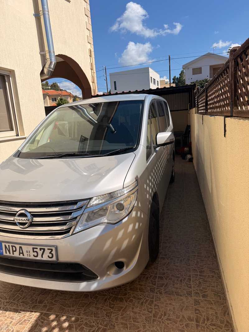2015 Nissan Serena 2,0L 2015 Cyprus