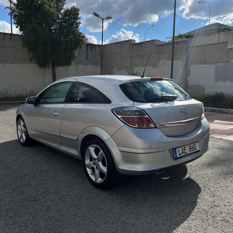 2011 Opel, Vauxhall Astra 1,6L 2011 Cyprus