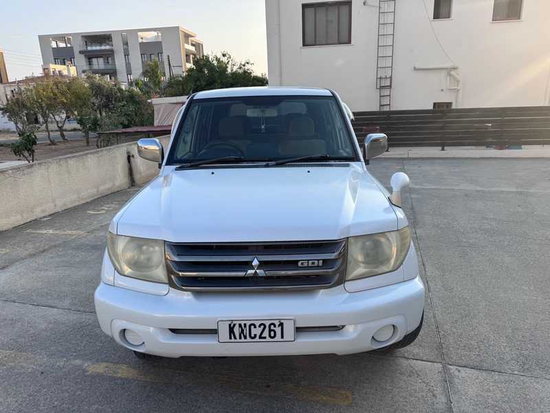 2001 Mitsubishi Pajero 2,0L 2001 Cyprus