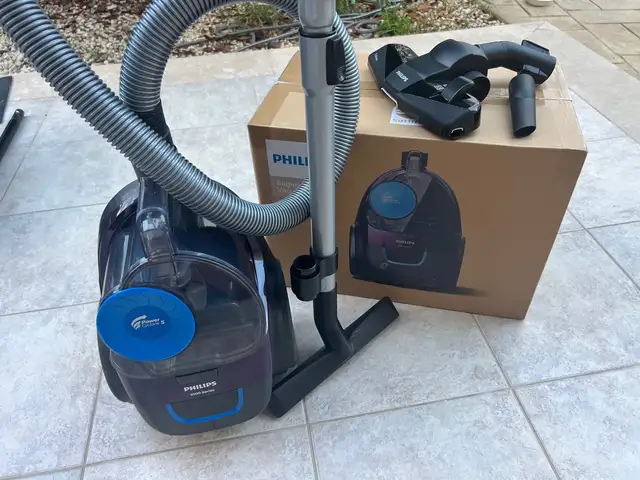 Philips 3000 series bagless vacuum cleaner - with accessories & original box, Επαρχία Πάφου — Χλώρακας