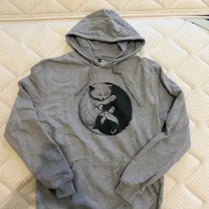 Cat hoodie / pullover, Επαρχία Πάφου — Πέγεια