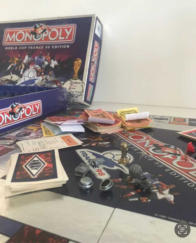 Monopoly - world cup france 98 edition- 1997 by waddingtons