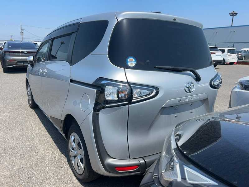 2022 Toyota Sienta 1,5L 2022 Cyprus