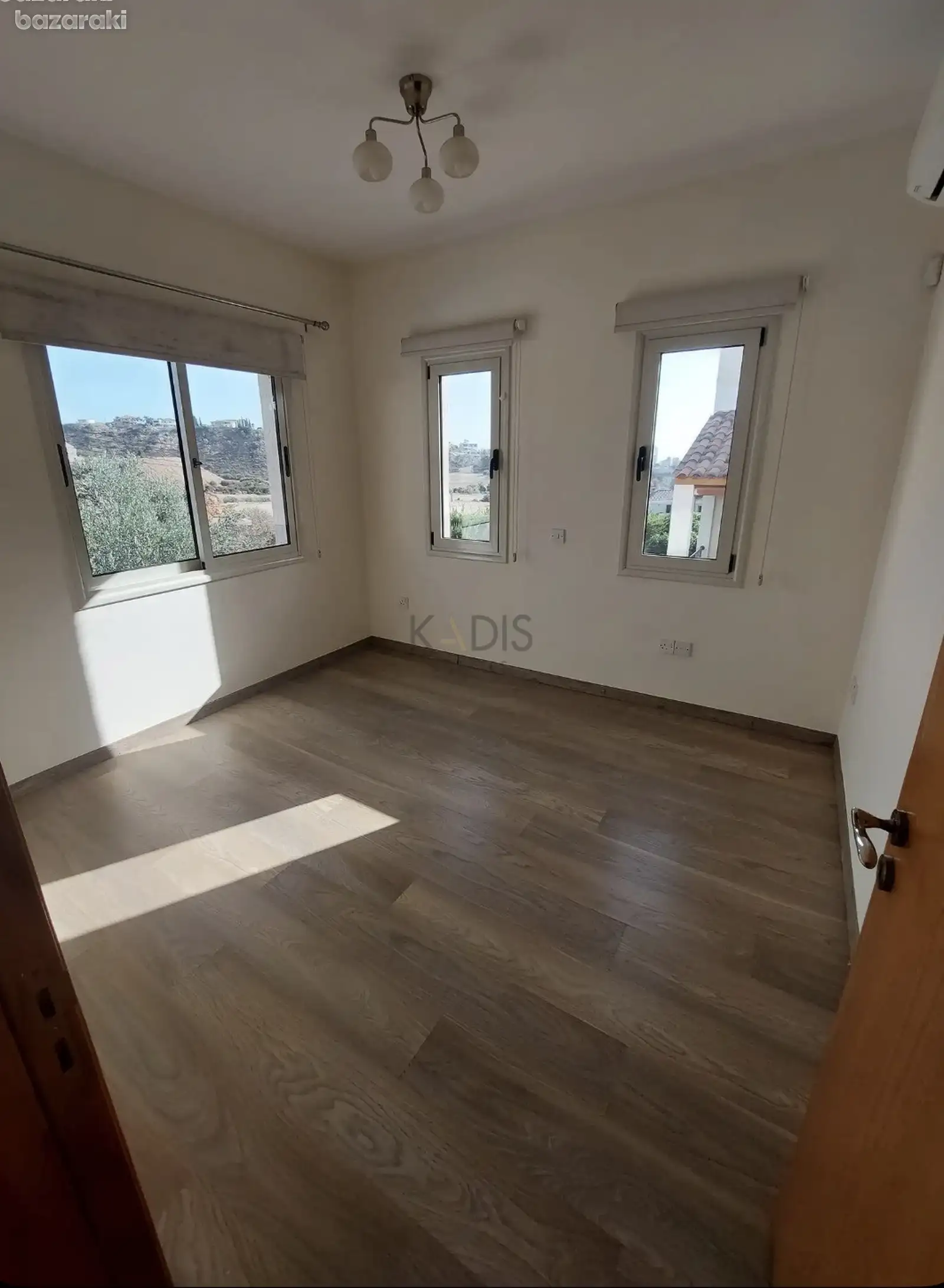 House, 3 bedrooms — 10
