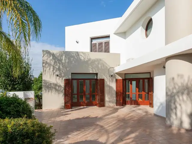 5-bedroom villa to rent, Nicosia — Agios Dometios - Agios Georgios