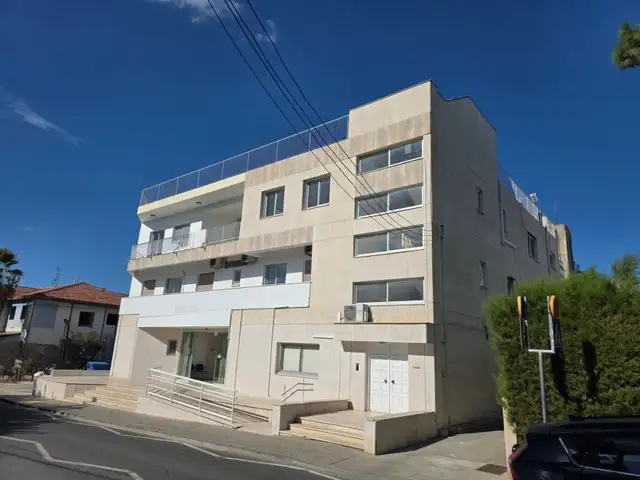 4-bedroom apartment to rent, Nicosia — Nicosia - Lykabittos