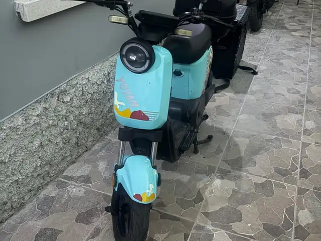 60 kms per battery, Larnaca — Oroklini