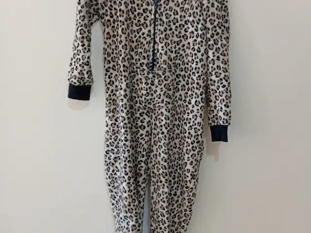 H&M Hooded One-Piece, Limassol — Agios Athanasios