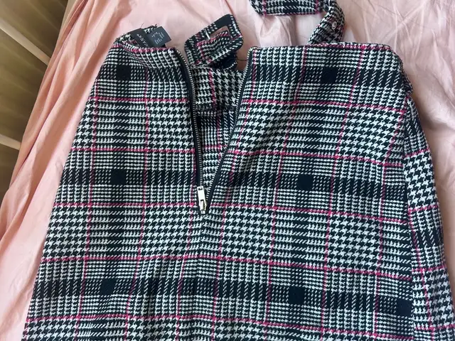 Primark new skirt, Επαρχία Λεμεσού — Λεμεσός - Κάψαλος