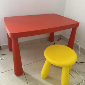 Ikea mammut kids table + 1 stool, Επαρχία Πάφου — Universal