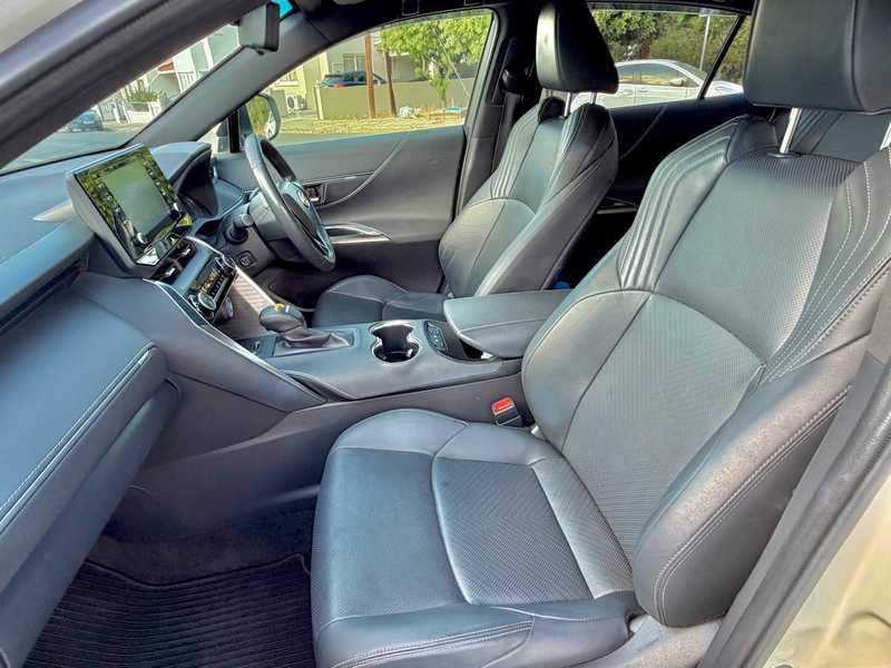 2021 Toyota Harrier 2,5L 2021 Cyprus