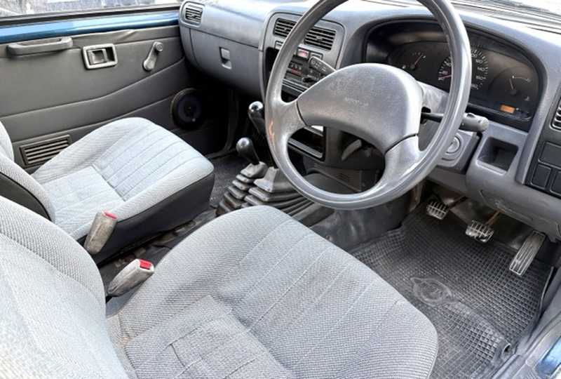 1995 Nissan D21 2,7L 1995 Cyprus