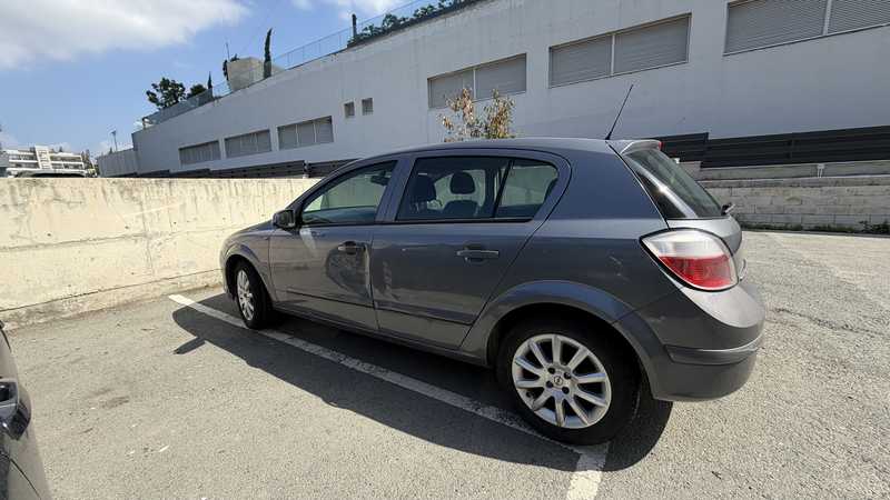 2008 Opel, Vauxhall Astra 2,2L 2008 Cyprus