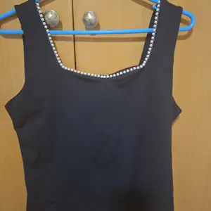 New blouse with pearls, Larnaca — Drosia