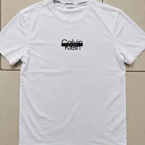 Calvin Klein T-shirt, Επαρχία Λάρνακας — Κίτι