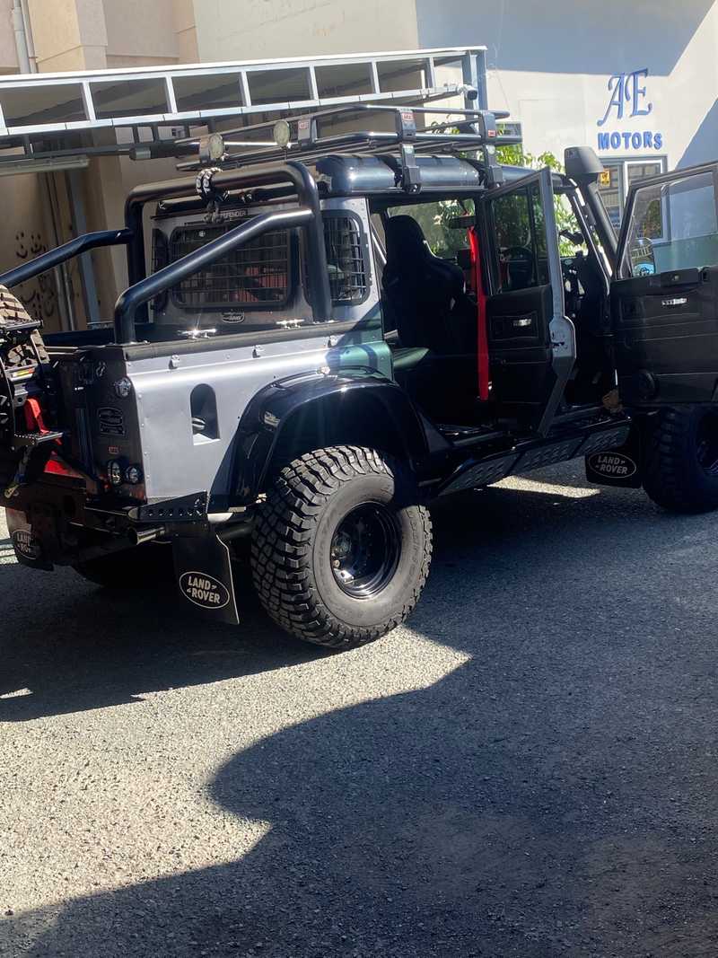 2004 Land Rover Defender 2,5L 2004 Cyprus