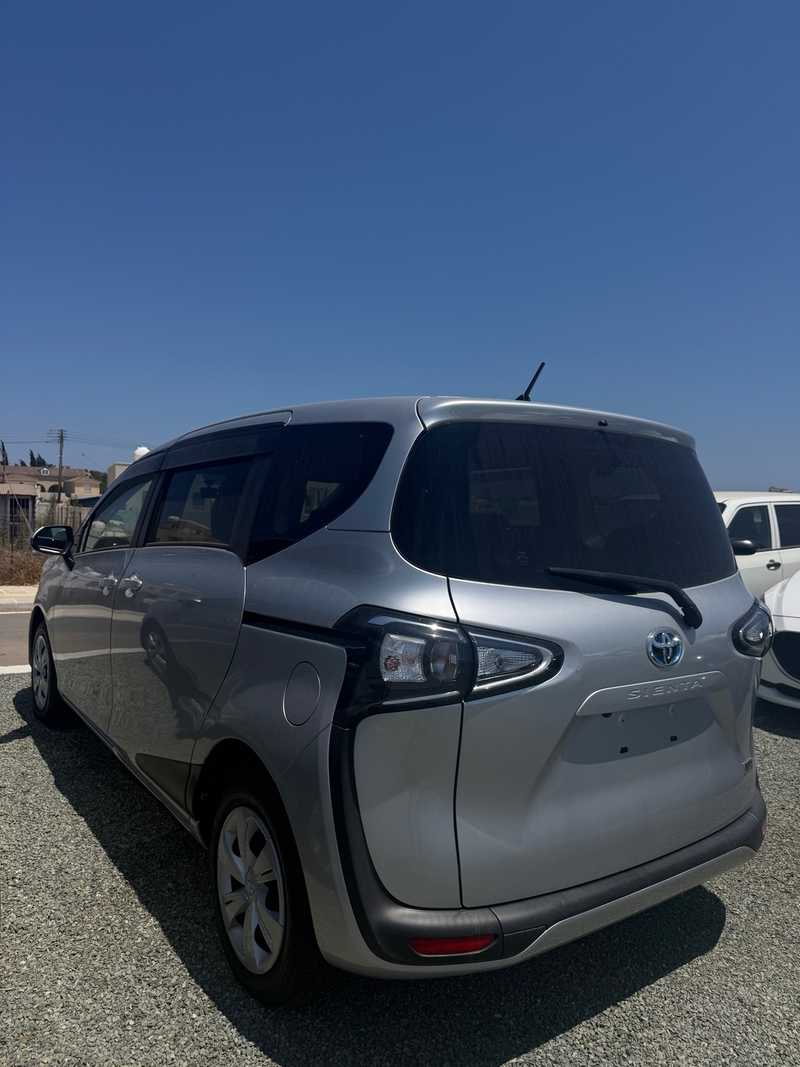 2022 Toyota Sienta 1,5L 2022 Cyprus