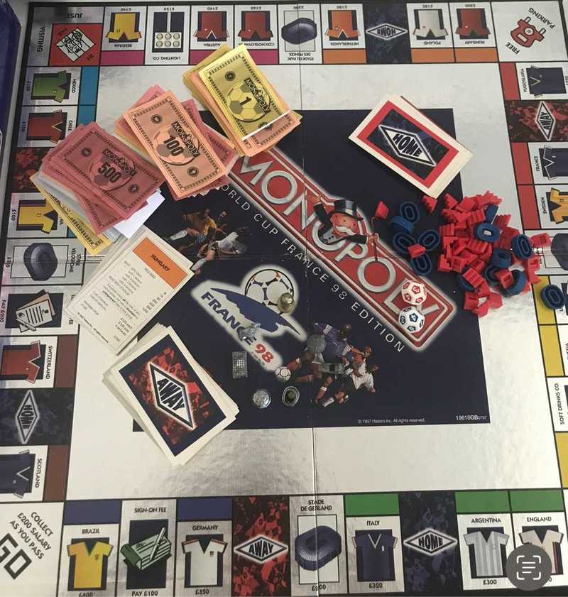 Monopoly - world cup france 98 edition- 1997 by waddingtons