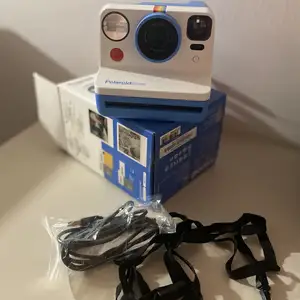 Polaroid now instant camera blue/white like new, Nicosia — Egkomi
