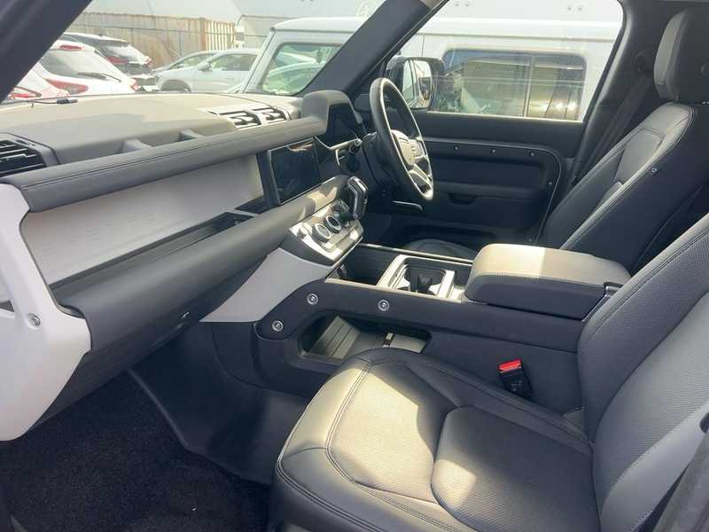 2023 Land Rover Defender 3,0L 2023 Cyprus
