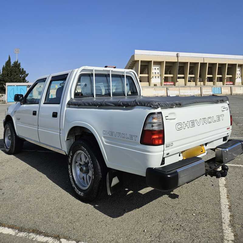 2002 Isuzu Pick-up 2,5L 2002 Cyprus