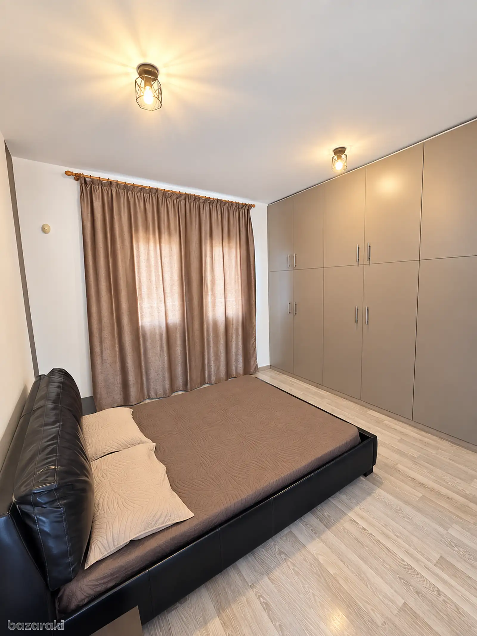 House, 3 bedrooms — 16