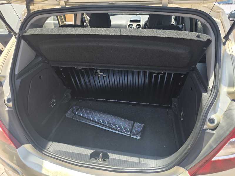 2009 Opel, Vauxhall Corsa 1,2L 2009 Cyprus