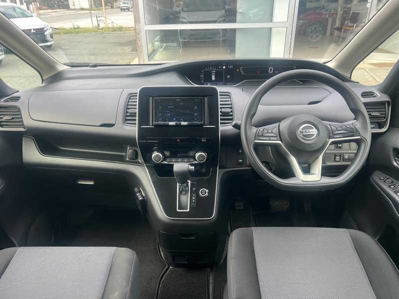 2021 Nissan Serena 2,0L 2021 Cyprus