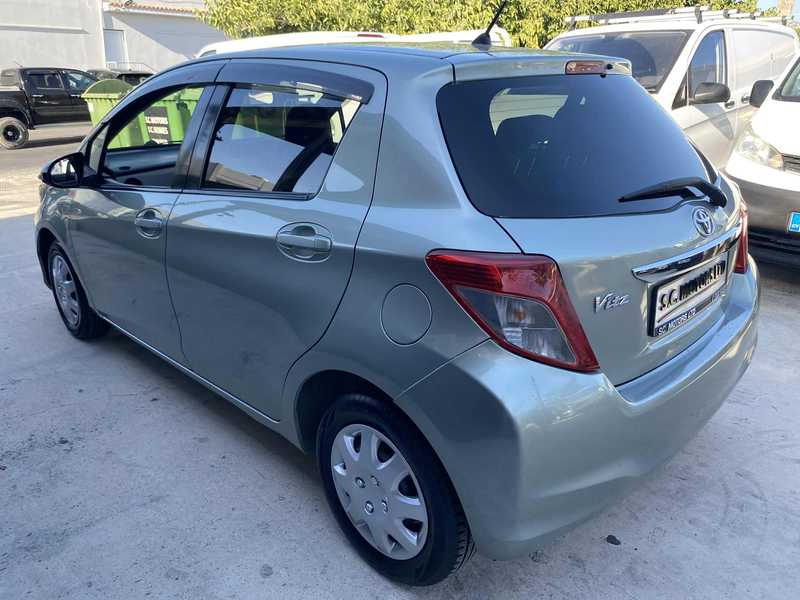 2013 Toyota Vitz 1,3L 2013 Cyprus