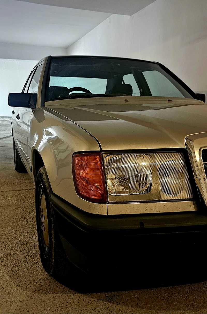 1988 Mercedes-Benz E-Class 3,0L 1988 Cyprus