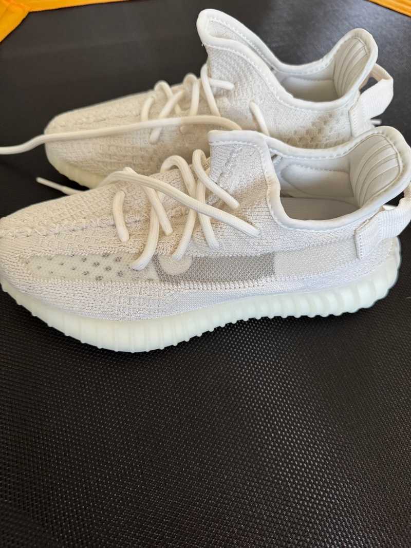 yeezy shoes women white