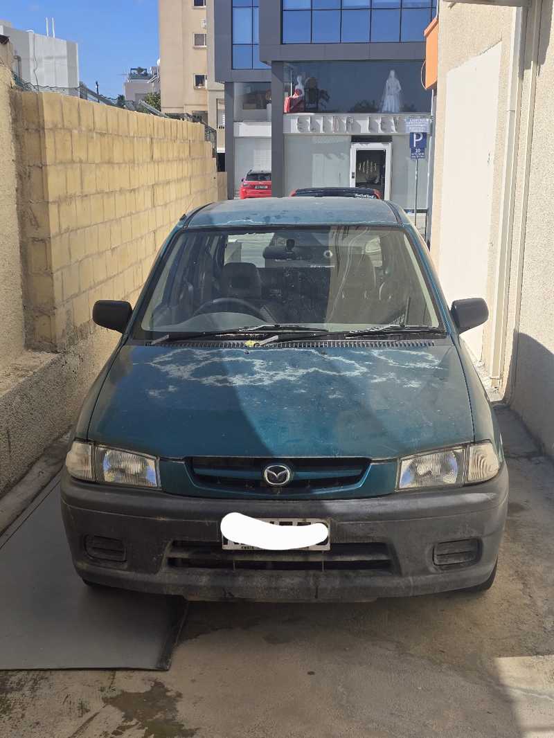 Mazda Demio 1,5L 1998