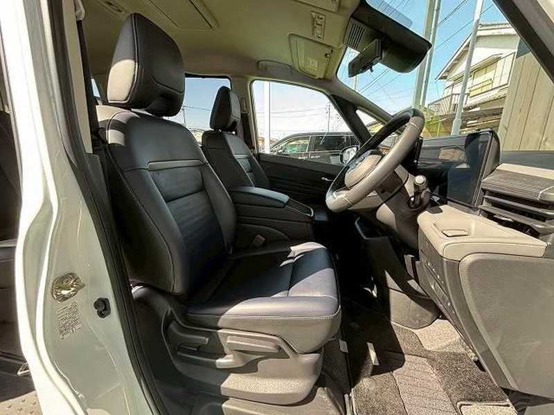 2024 Nissan Serena 2,0L 2024 Cyprus