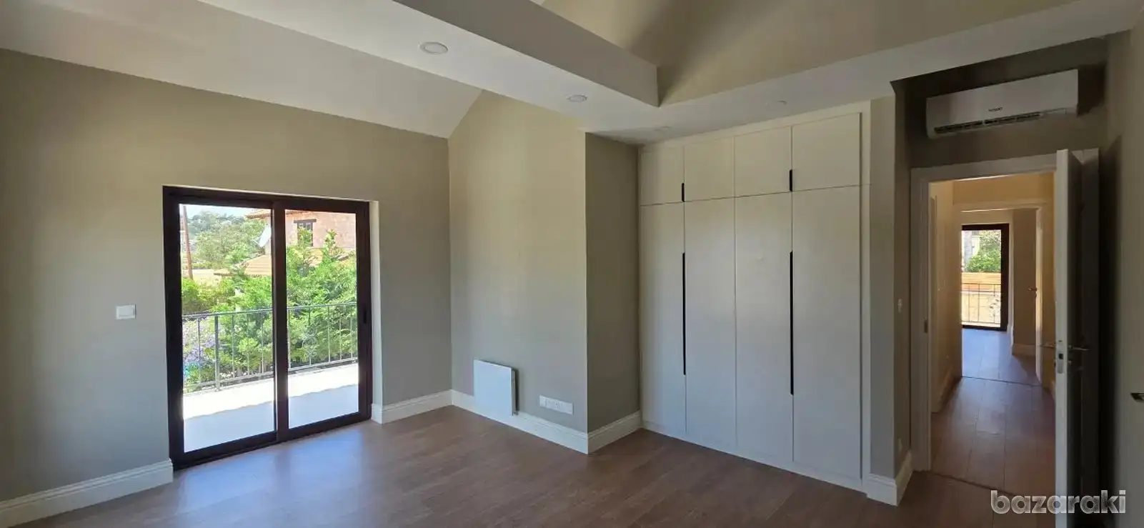 Villa, 5 bedrooms — 12