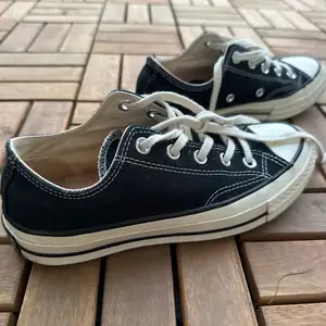 Converse sneakers, Επαρχία Λάρνακας — Λιβάδια Λάρνακας
