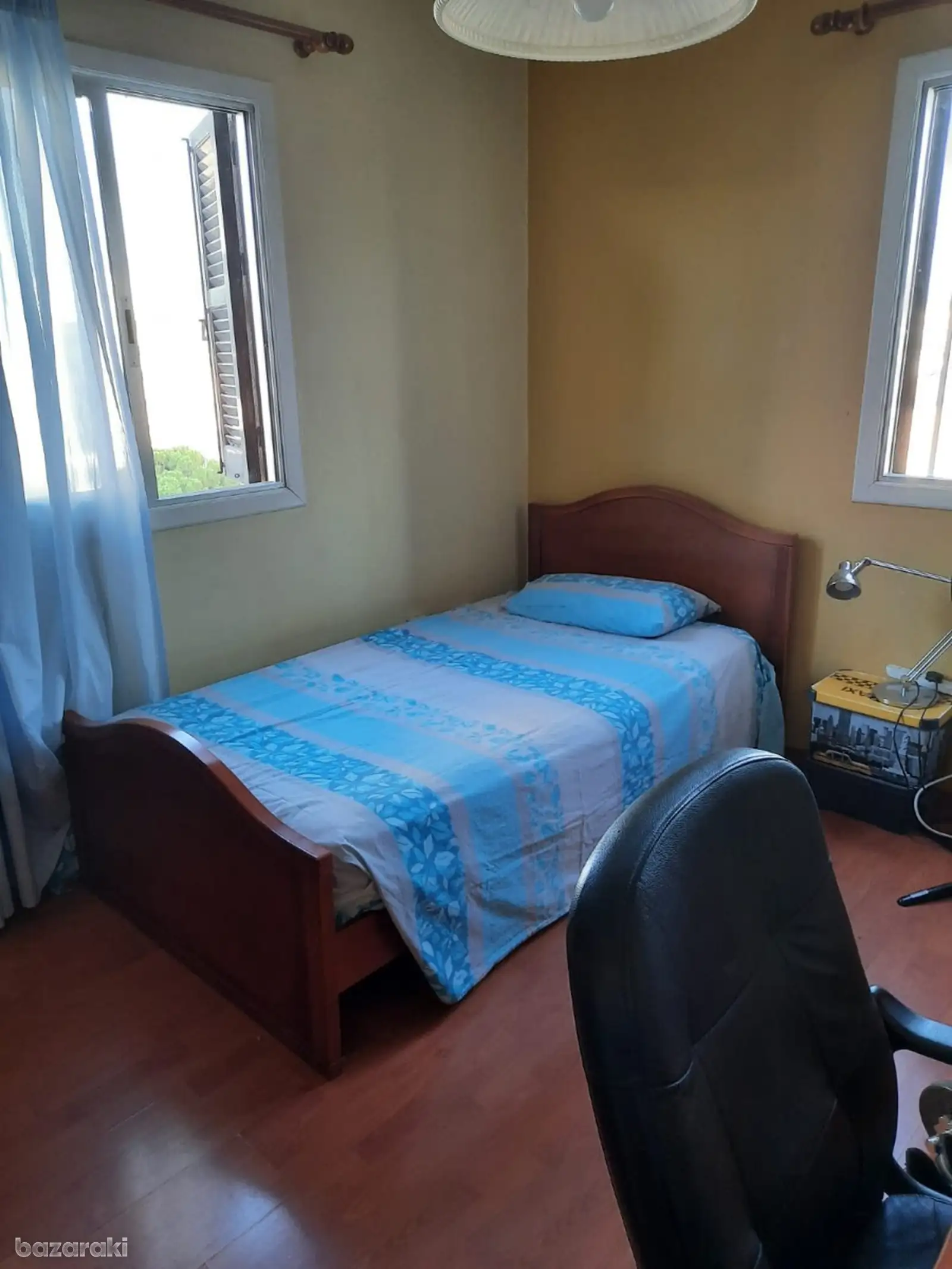 Room — 8