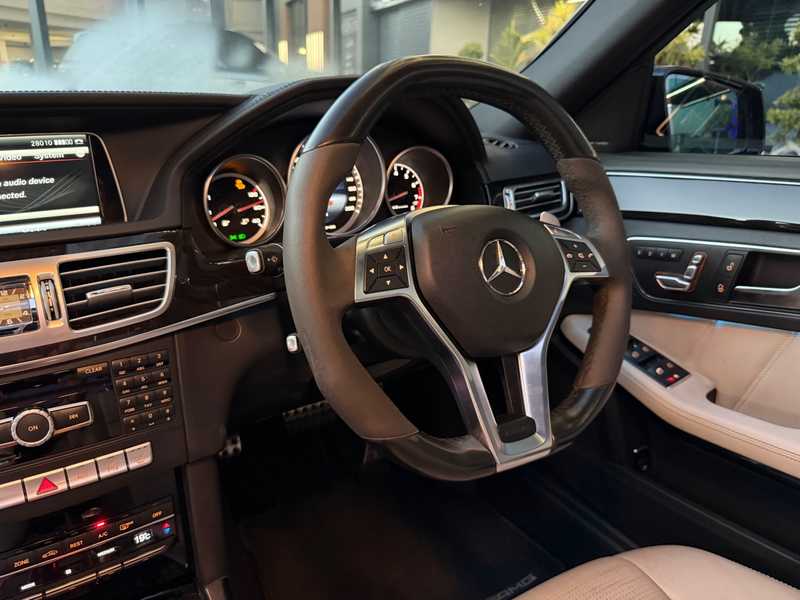 2014 Mercedes-Benz E-Class 5,5L 2014 Cyprus