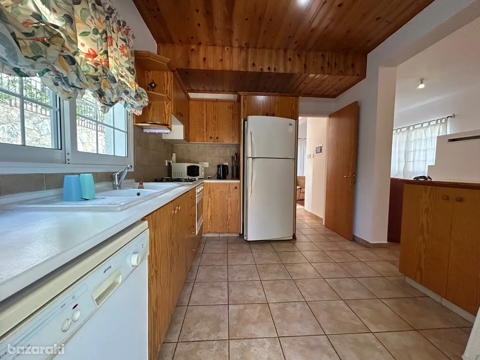House, 3 bedrooms — 9