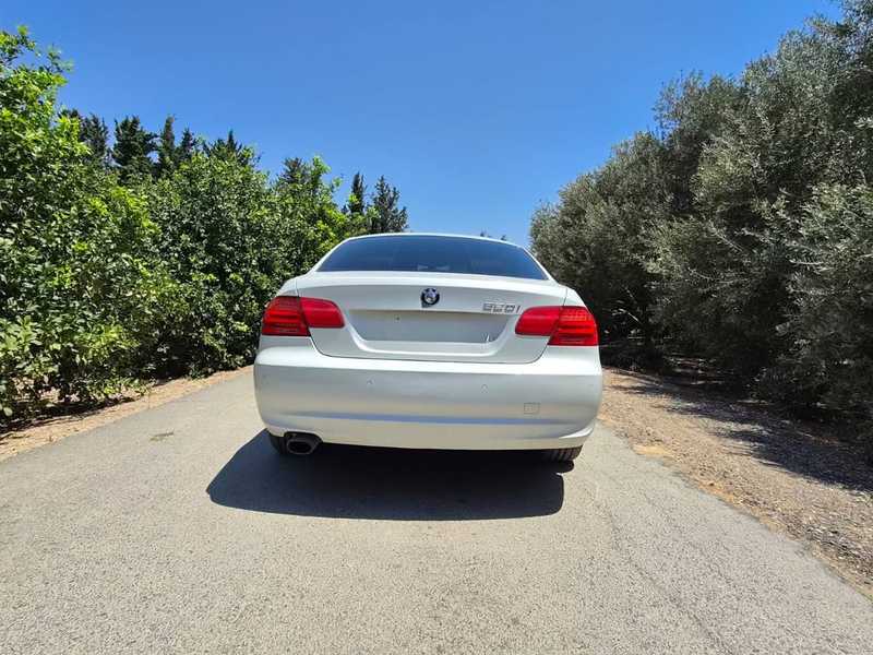 2011 BMW 3-Series 2,0L 2011 Cyprus