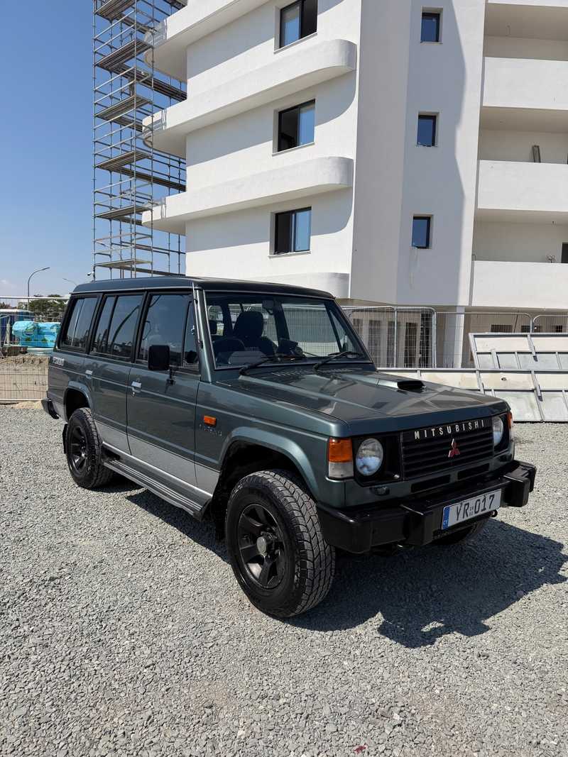 Mitsubishi Pajero 2,4L 1990