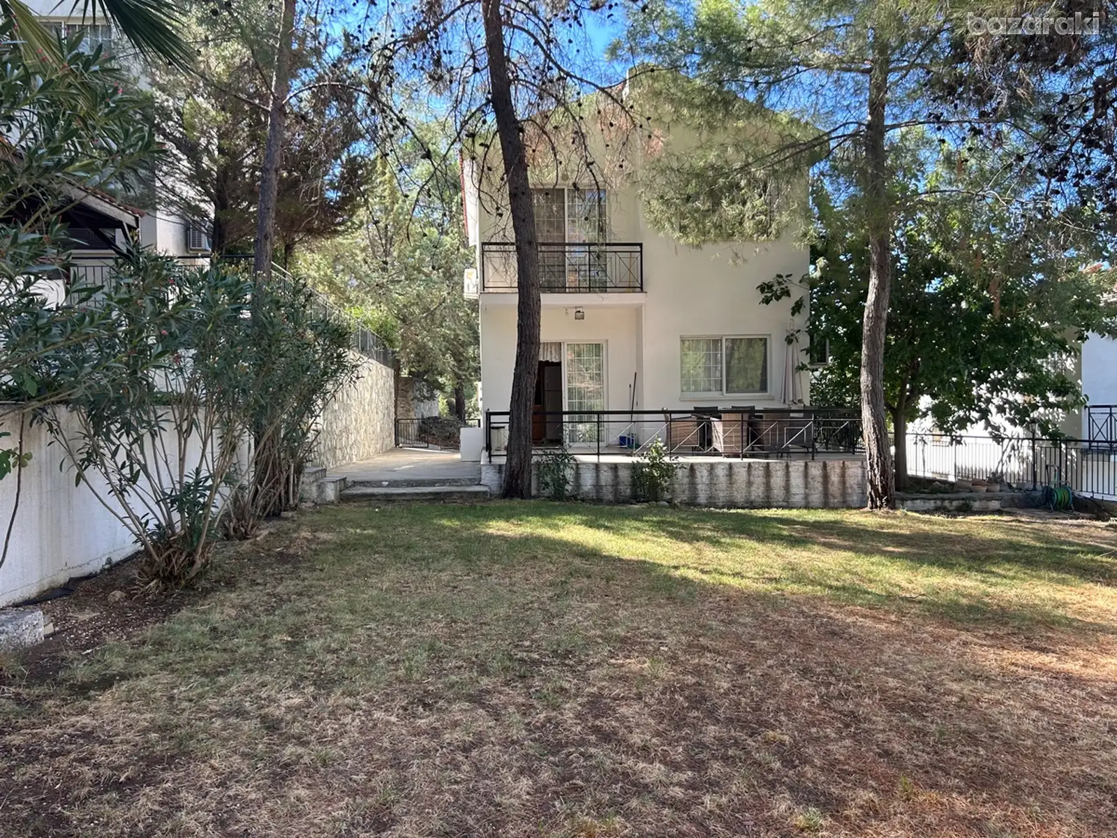 House, 3 bedrooms — 2