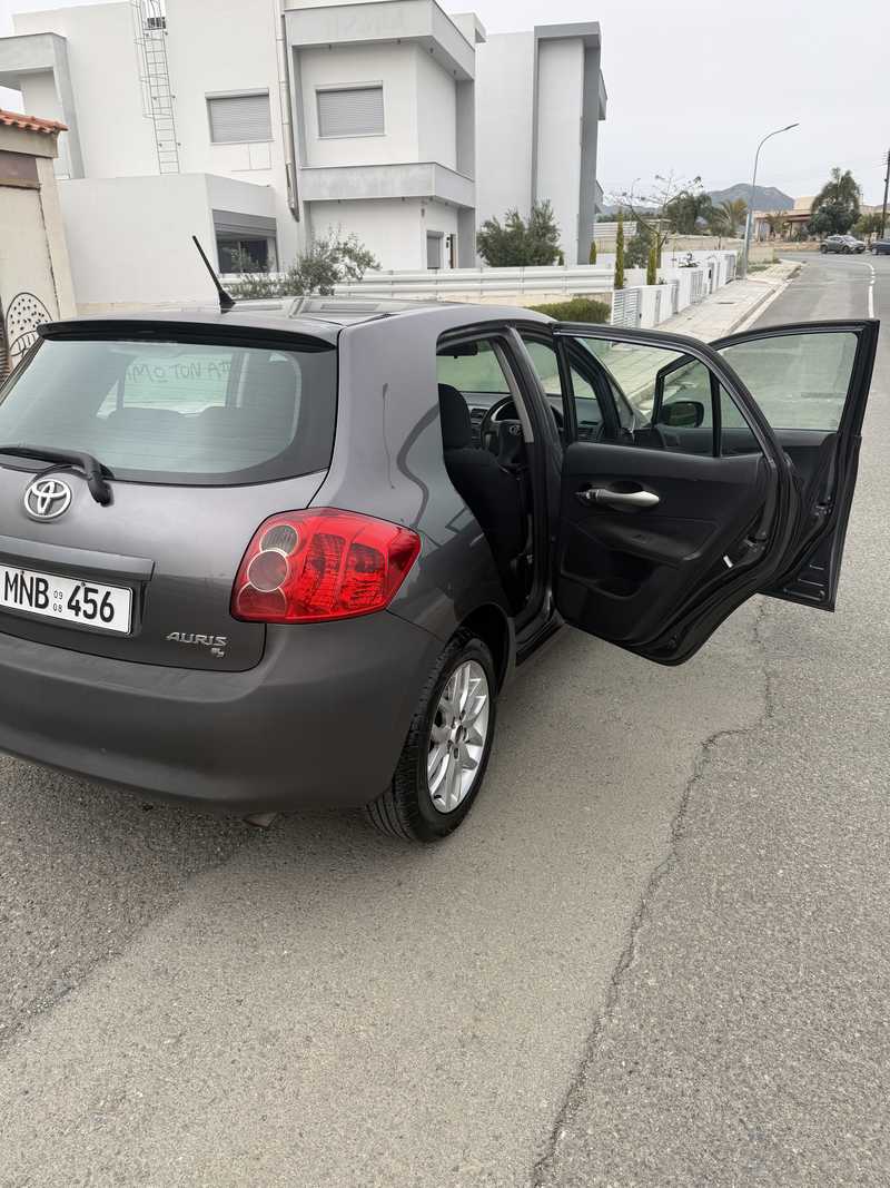 2008 Toyota Auris 5,0L 2008 Cyprus