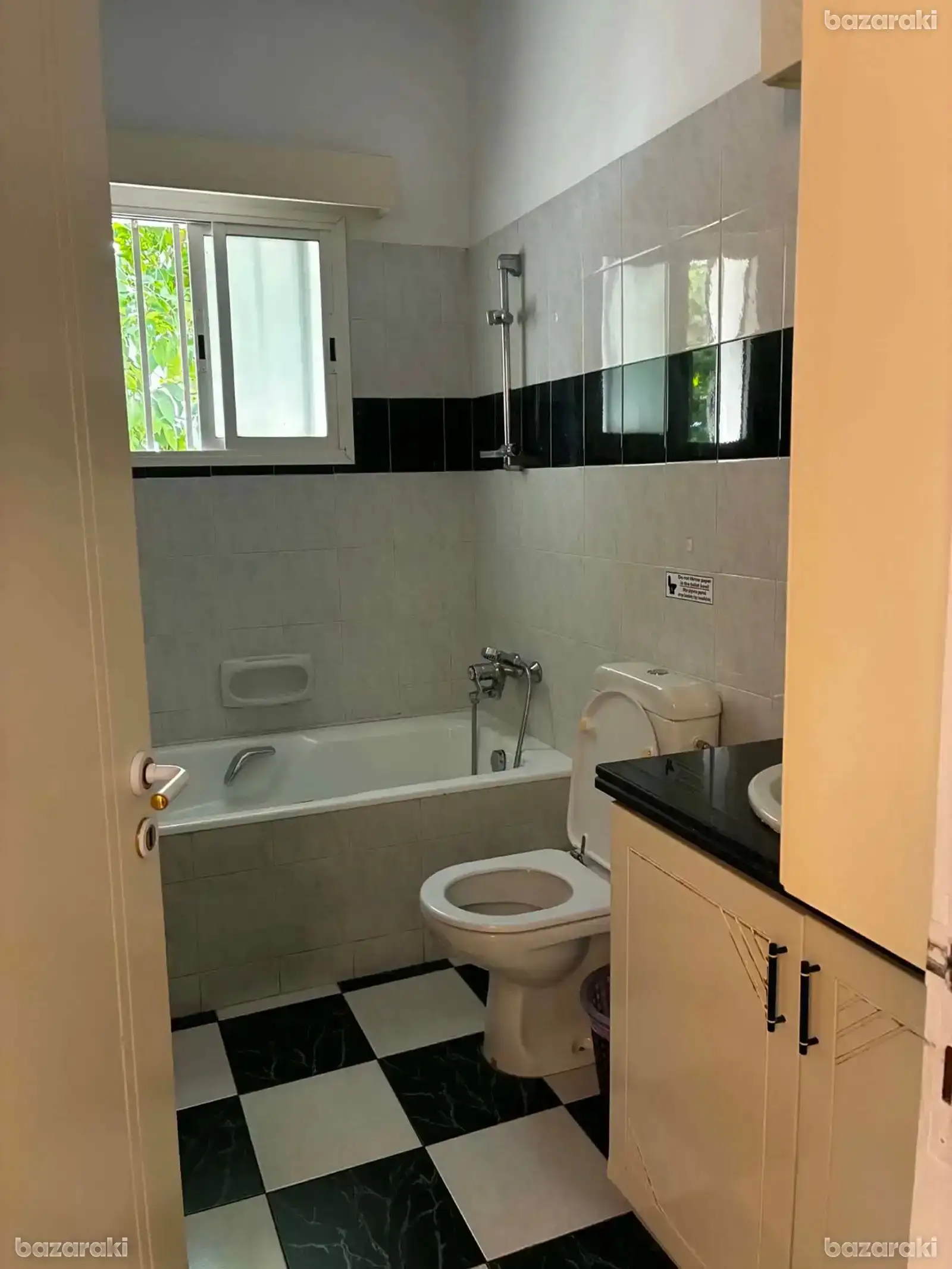 House, 6 bedrooms — 9