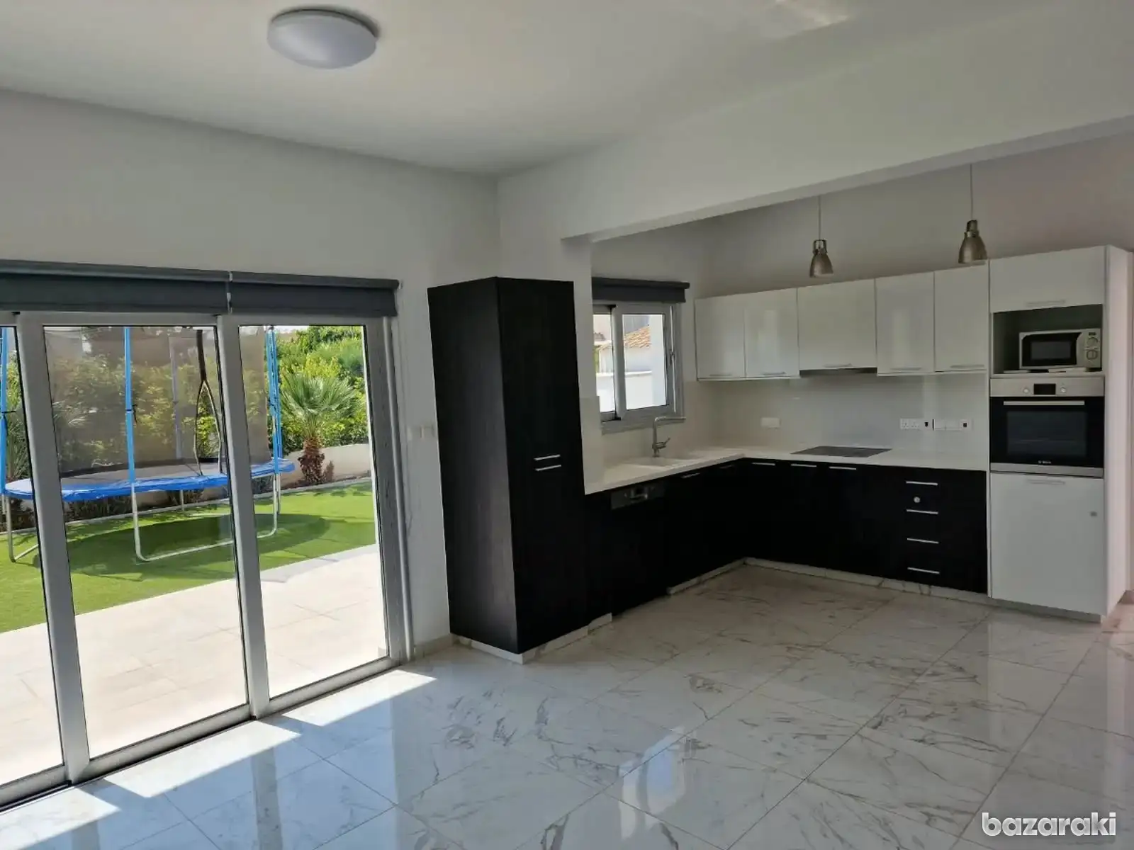 House, 3 bedrooms — 2