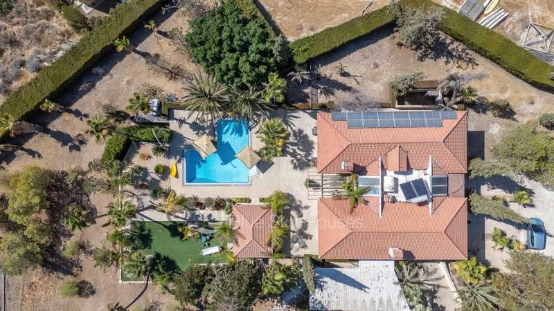 5-bedroom villa for sale