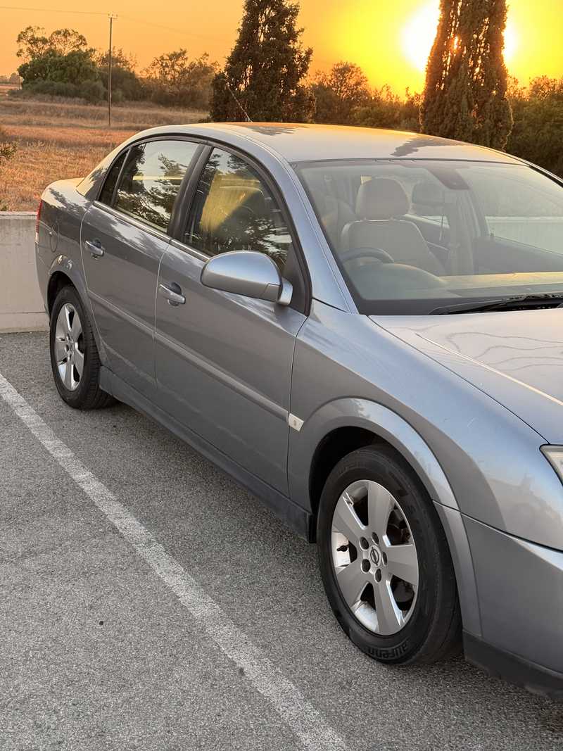 2004 Opel, Vauxhall Vectra 1,6L 2004 Cyprus