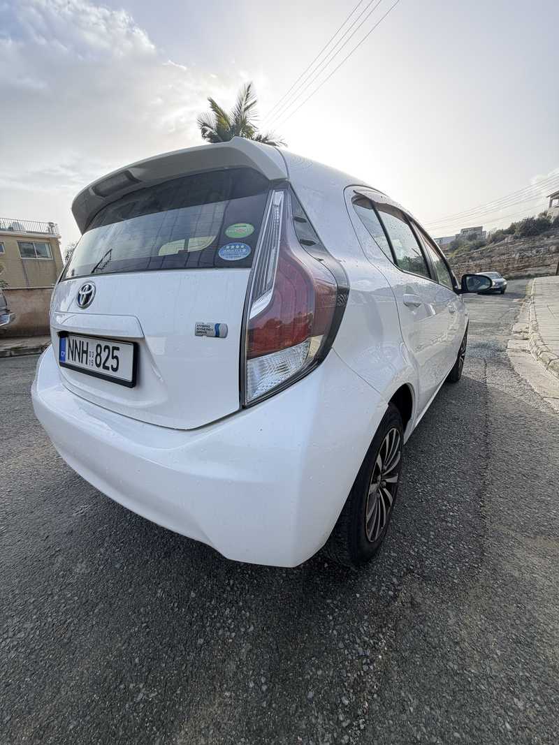 2015 Toyota Aqua 1,5L 2015 Cyprus