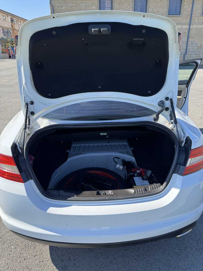 2014 Jaguar XJ 2,2L 2014 Cyprus