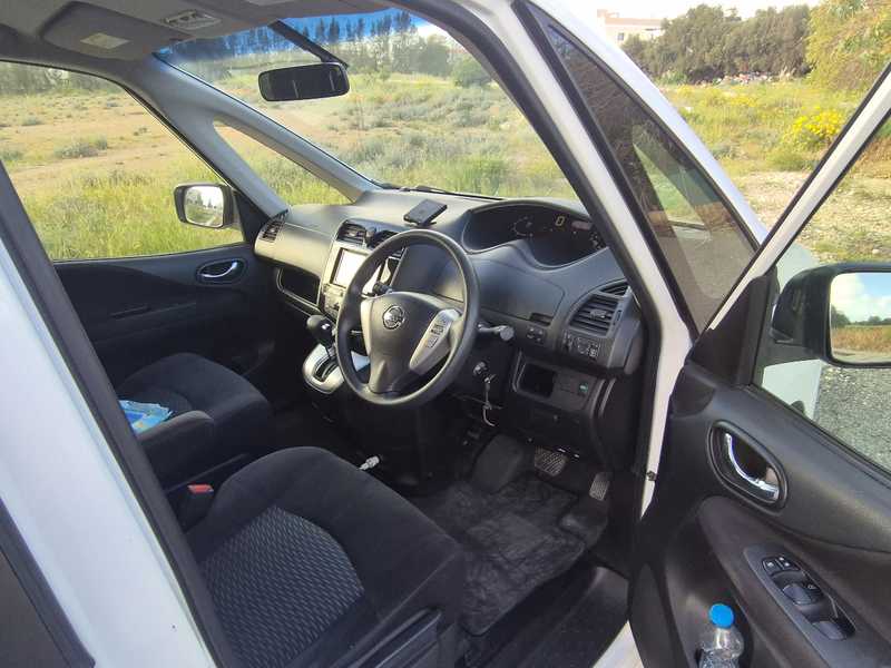 2016 Nissan Serena 2,0L 2016 Cyprus